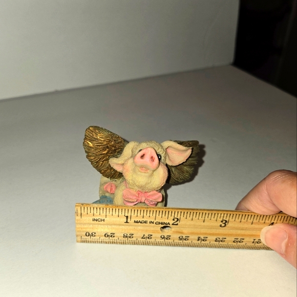 Collectible Figurine Winged Pig - Picture 7 of 9